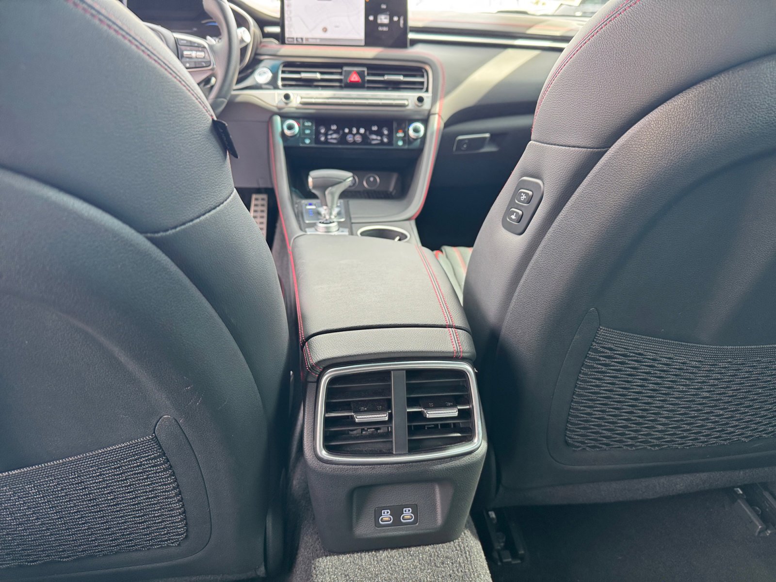 Used 2024 Genesis G70 3.3T Advanced image 32