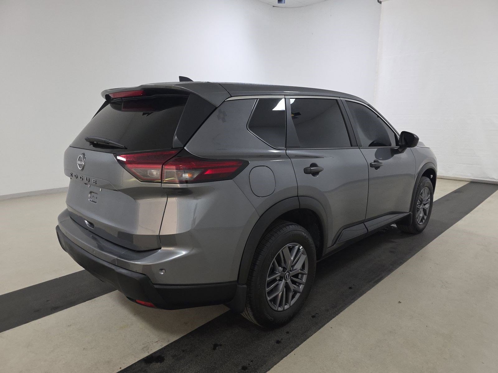 Used 2026 Nissan Rogue S image 6