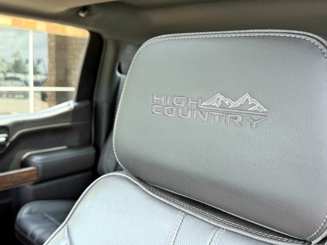 Used 2019 Chevrolet Silverado 1500 High Country w/ Technology Package AWD/4WD image 21