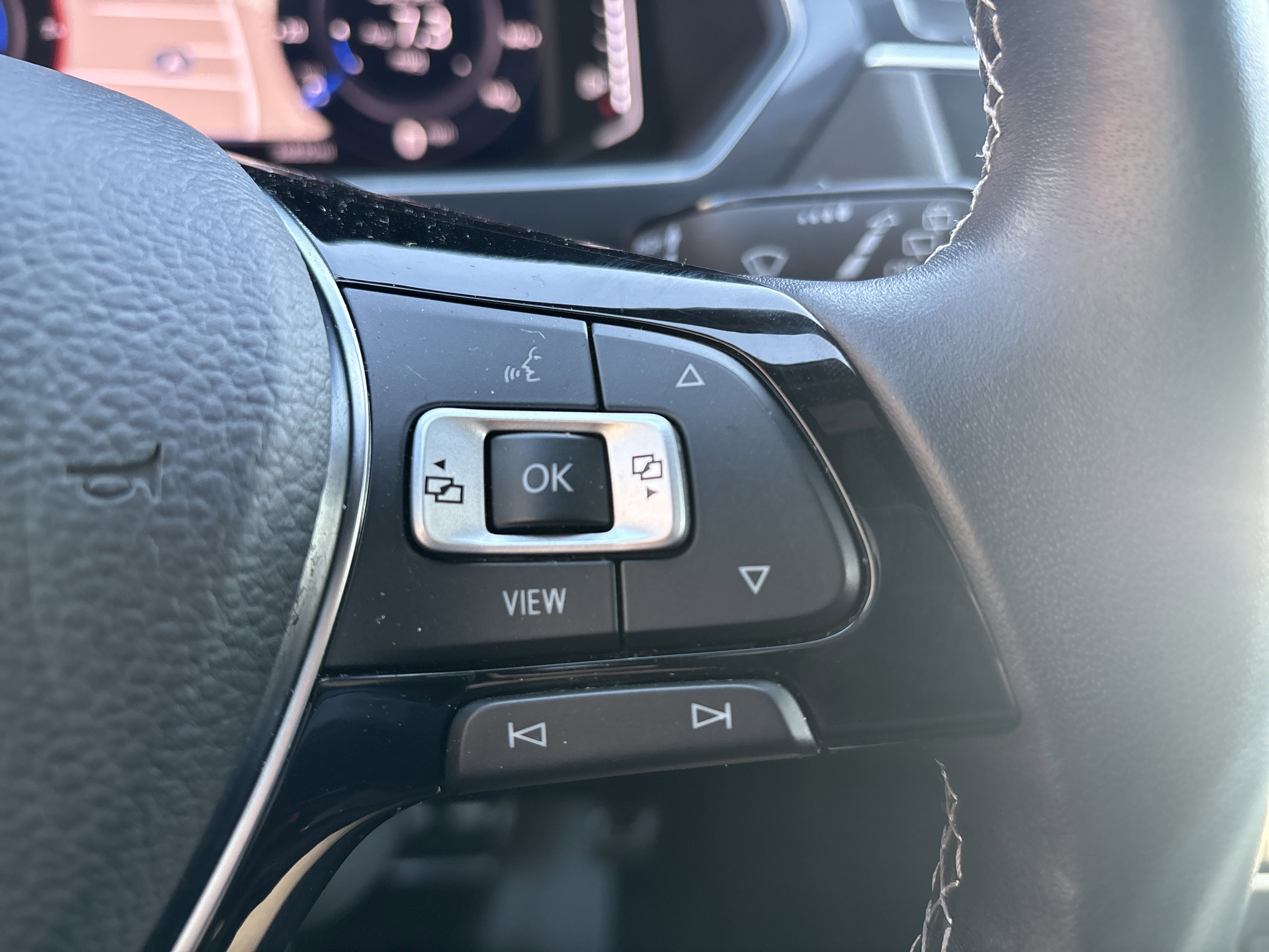 Used 2021 Volkswagen Tiguan SEL Premium R-Line image 20