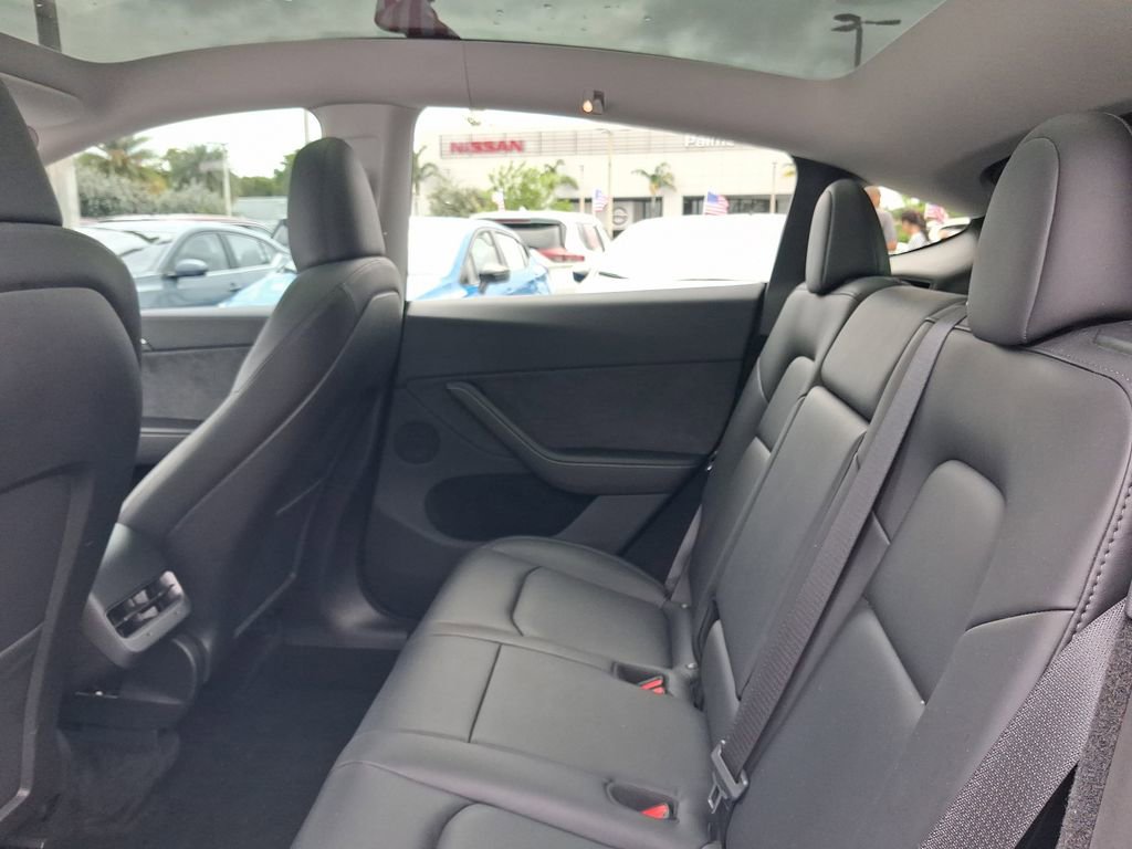 Used 2024 Tesla Model Y Long Range image 8