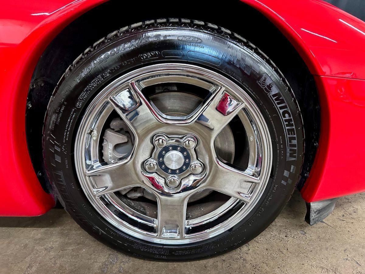 Used 1998 Chevrolet Corvette Convertible w/ Memory Pkg image 28