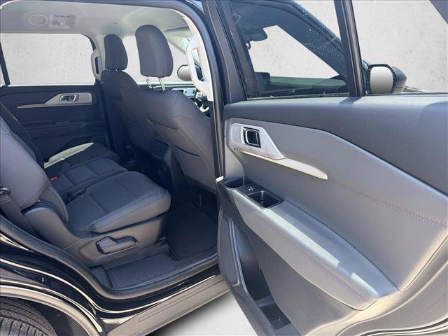New 2026 Ford Explorer Active RWD image 17
