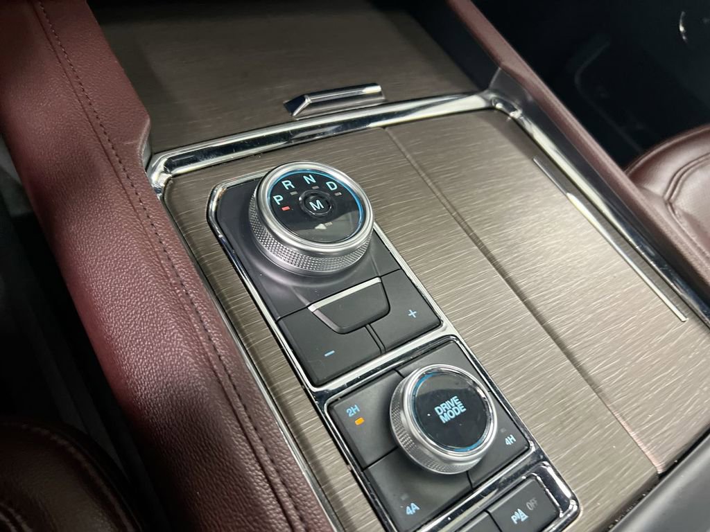 Used 2024 Ford Expedition Limited image 18