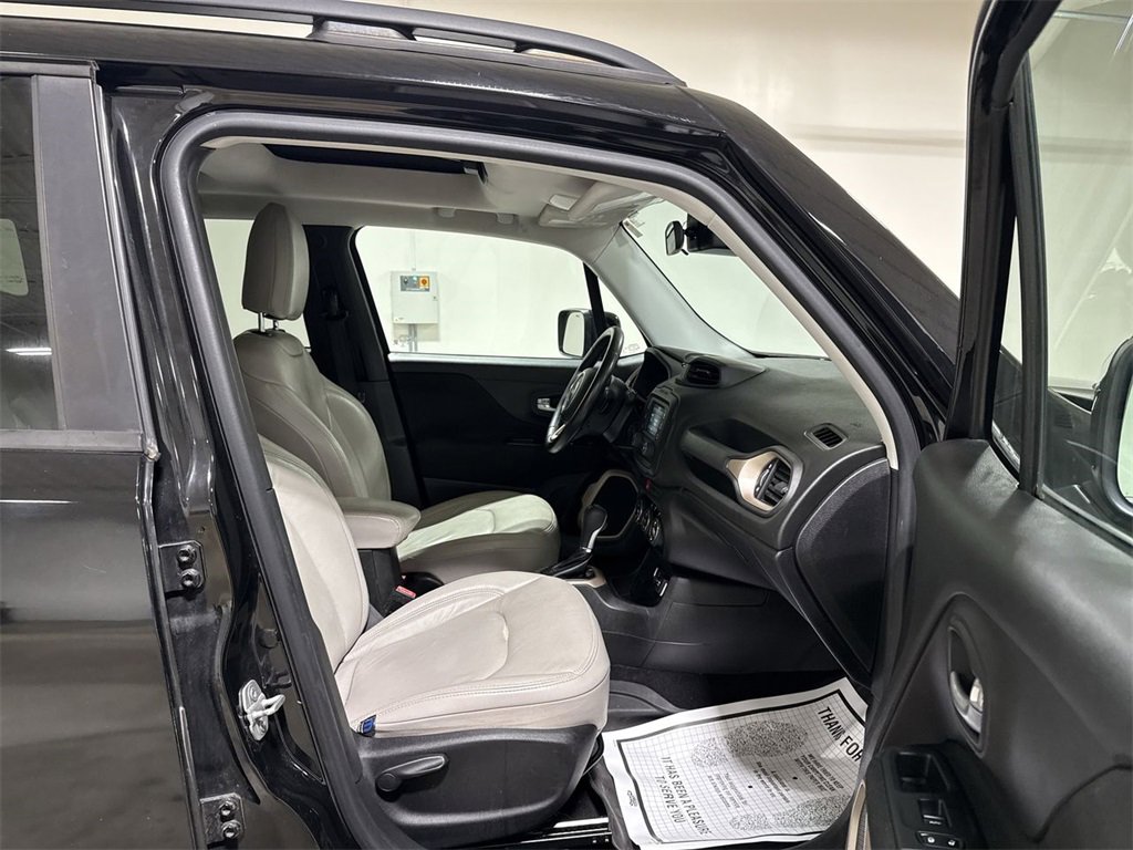 Used 2015 Jeep Renegade Latitude w/ Popular Equipment Group image 21