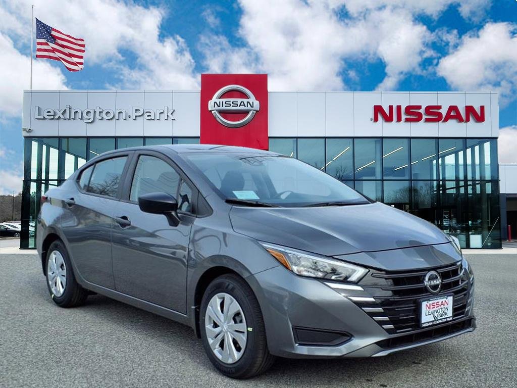 Used 2025 Nissan Versa S w/ Trunk Package