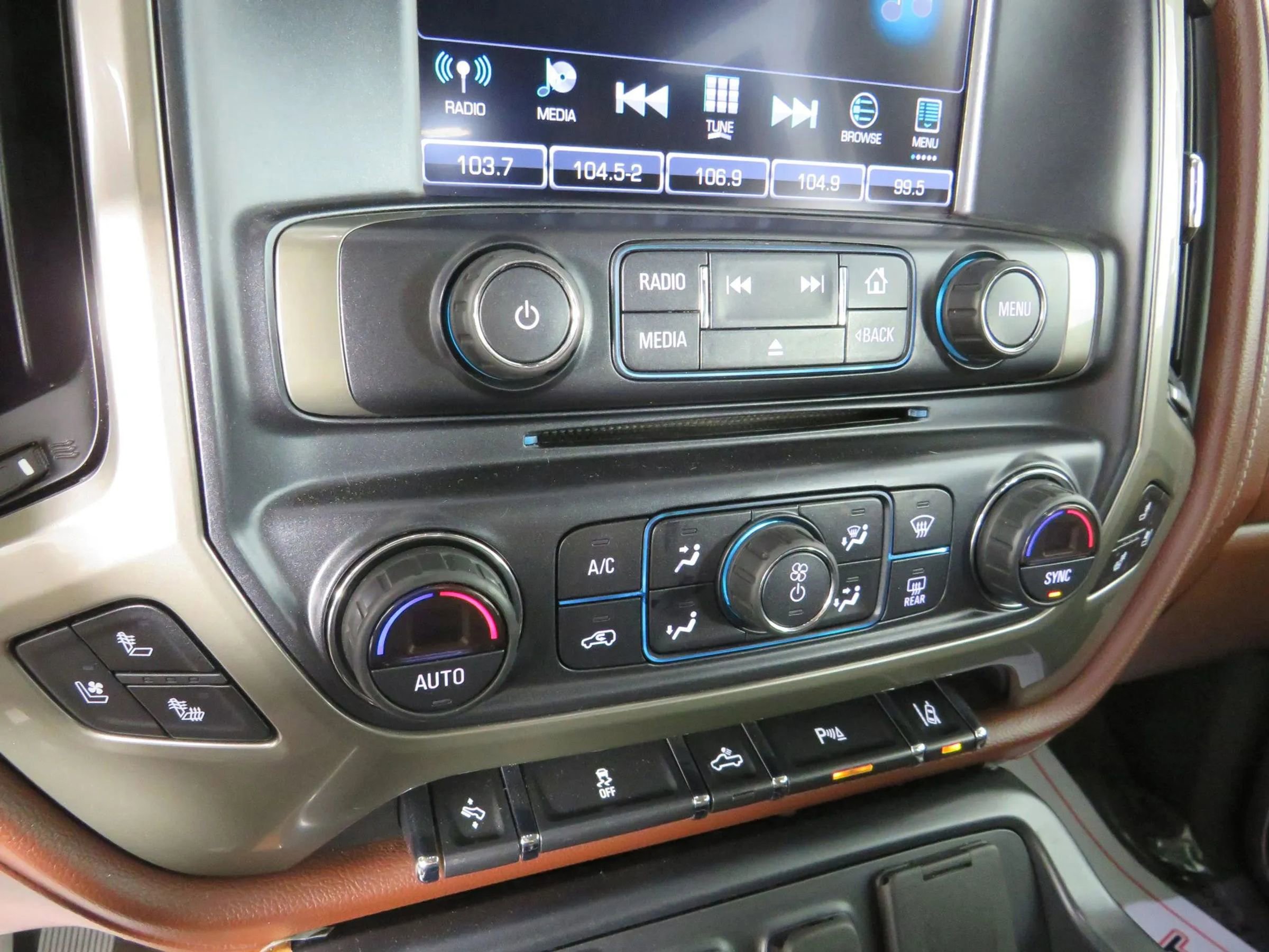 Used 2018 Chevrolet Silverado 2500 High Country image 21