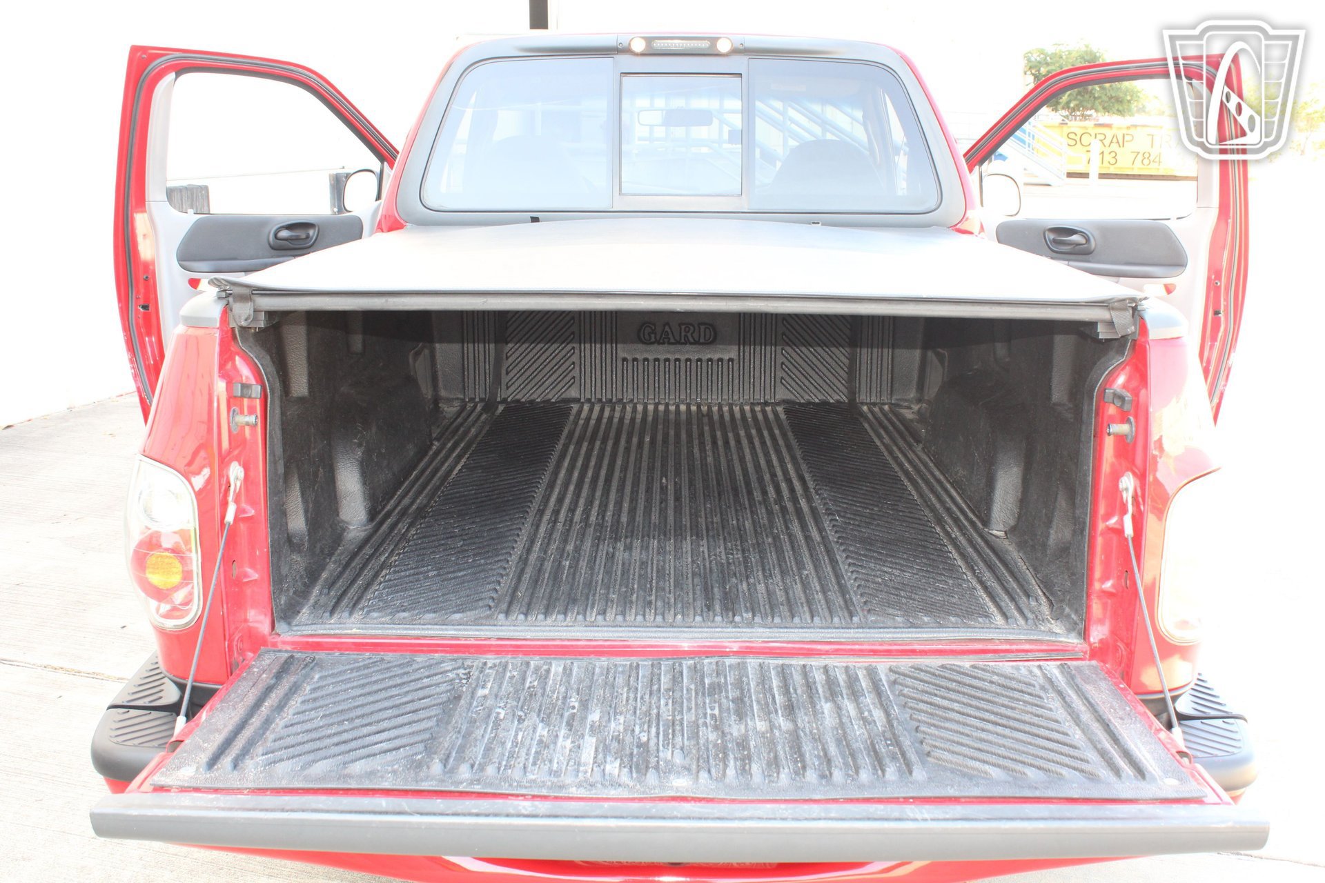 Used 2001 Ford F150 Lightning RWD image 3