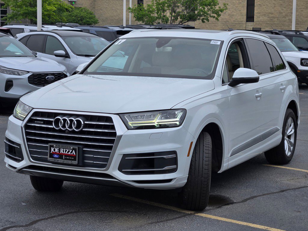 Used 2017 Audi Q7 3.0T Premium Plus w/ Premium Plus Package image 3