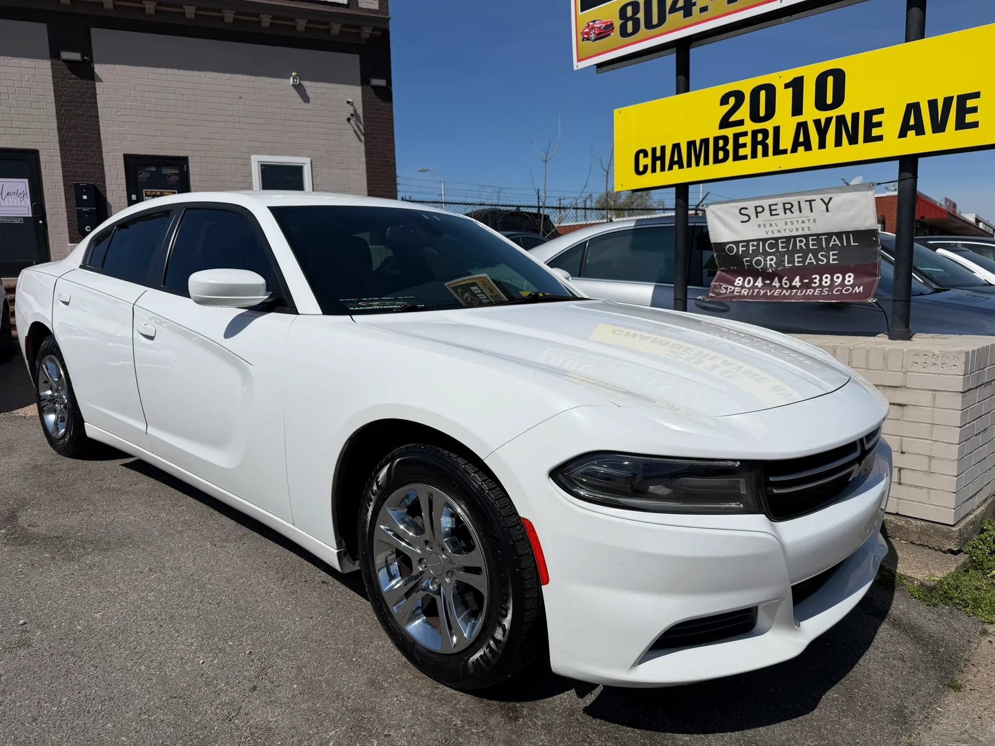 Used 2015 Dodge Charger SE w/ Popular Equipment Group RWD image 2