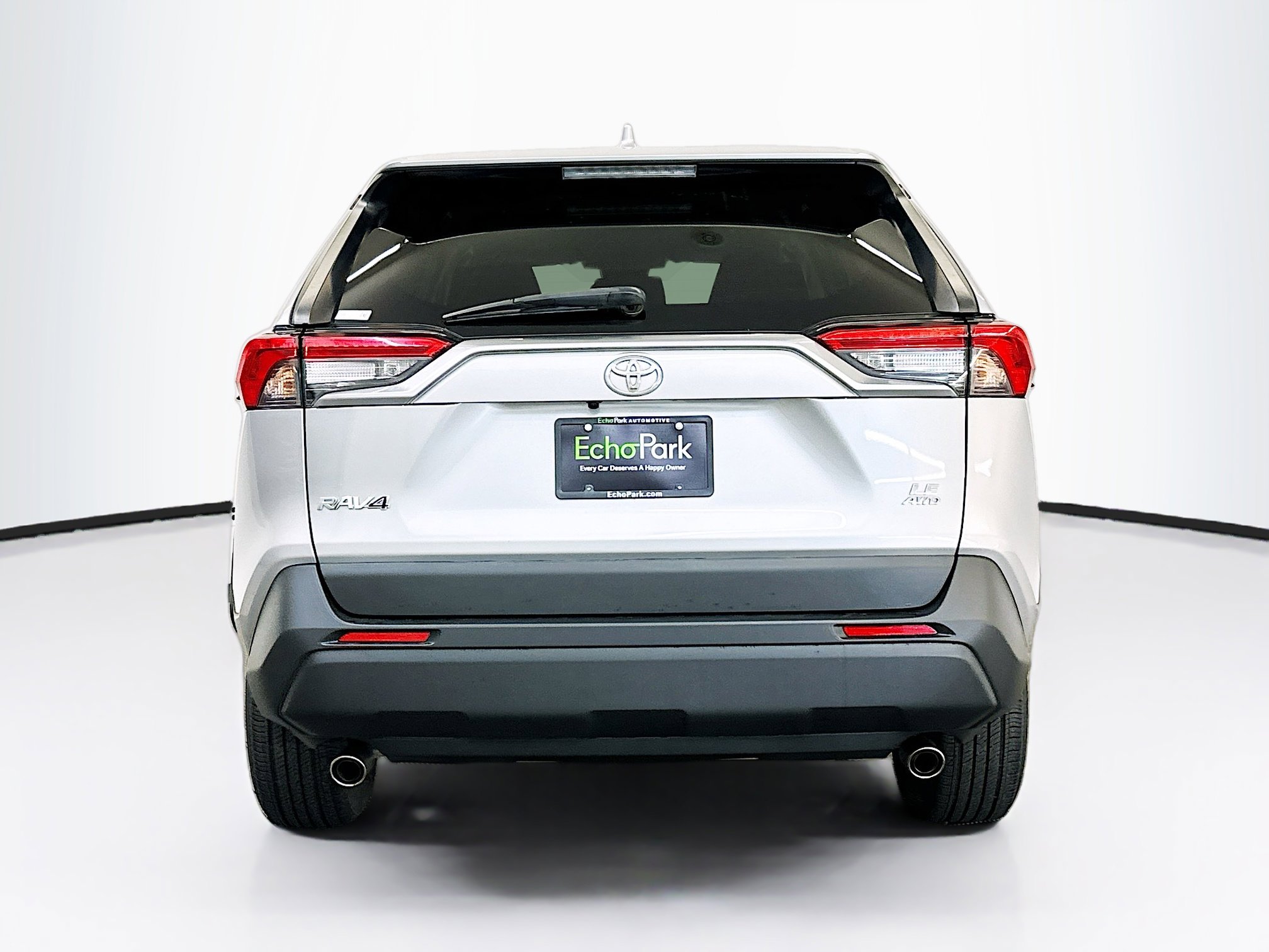 Used 2022 Toyota RAV4 LE image 7