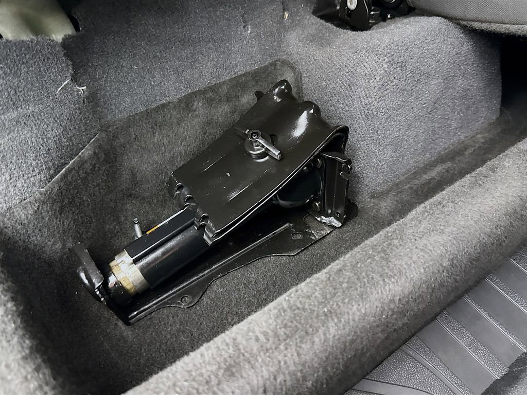 Used 2019 Chevrolet Silverado 1500 LTZ w/ LTZ Premium Package AWD/4WD image 37