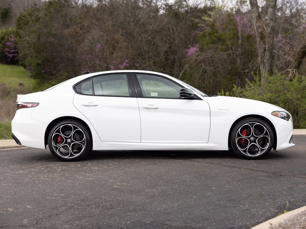 Used 2024 Alfa Romeo Giulia Veloce image 10