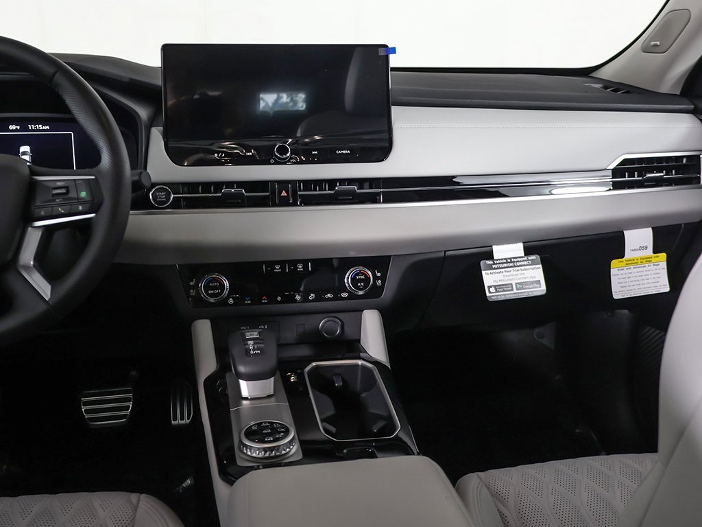 New 2025 Mitsubishi Outlander SEL image 38