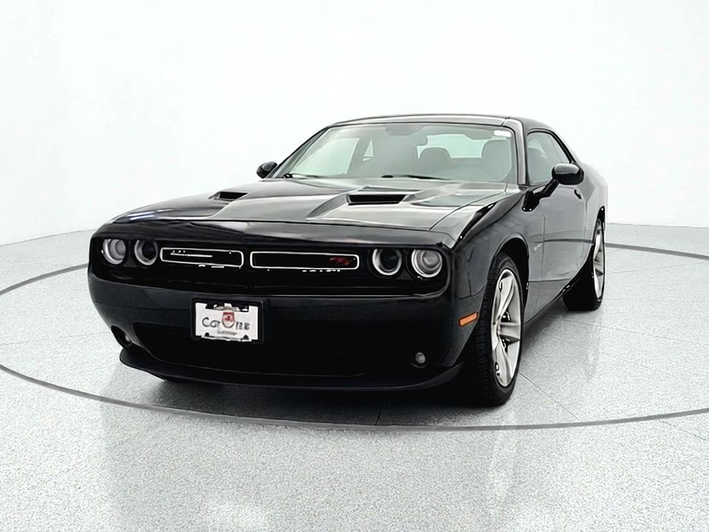 Used 2016 Dodge Challenger R/T image 2