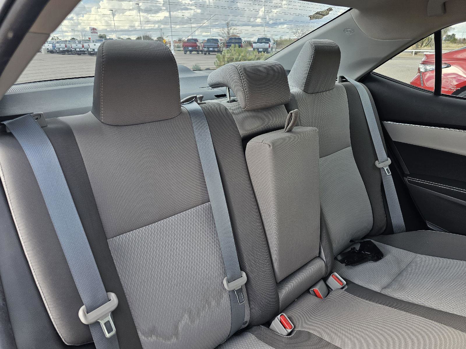 Used 2018 Toyota Corolla LE image 15