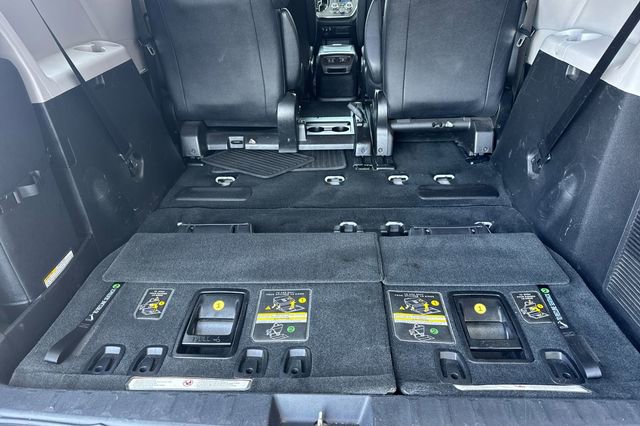 Used 2018 Toyota Sienna SE w/ SE Preferred Package FWD image 18