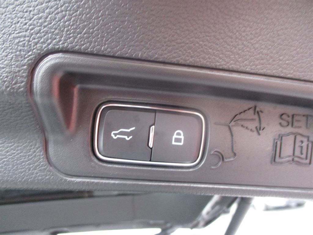 Used 2024 Ford Explorer Limited w/ Limited Technology Package image 12