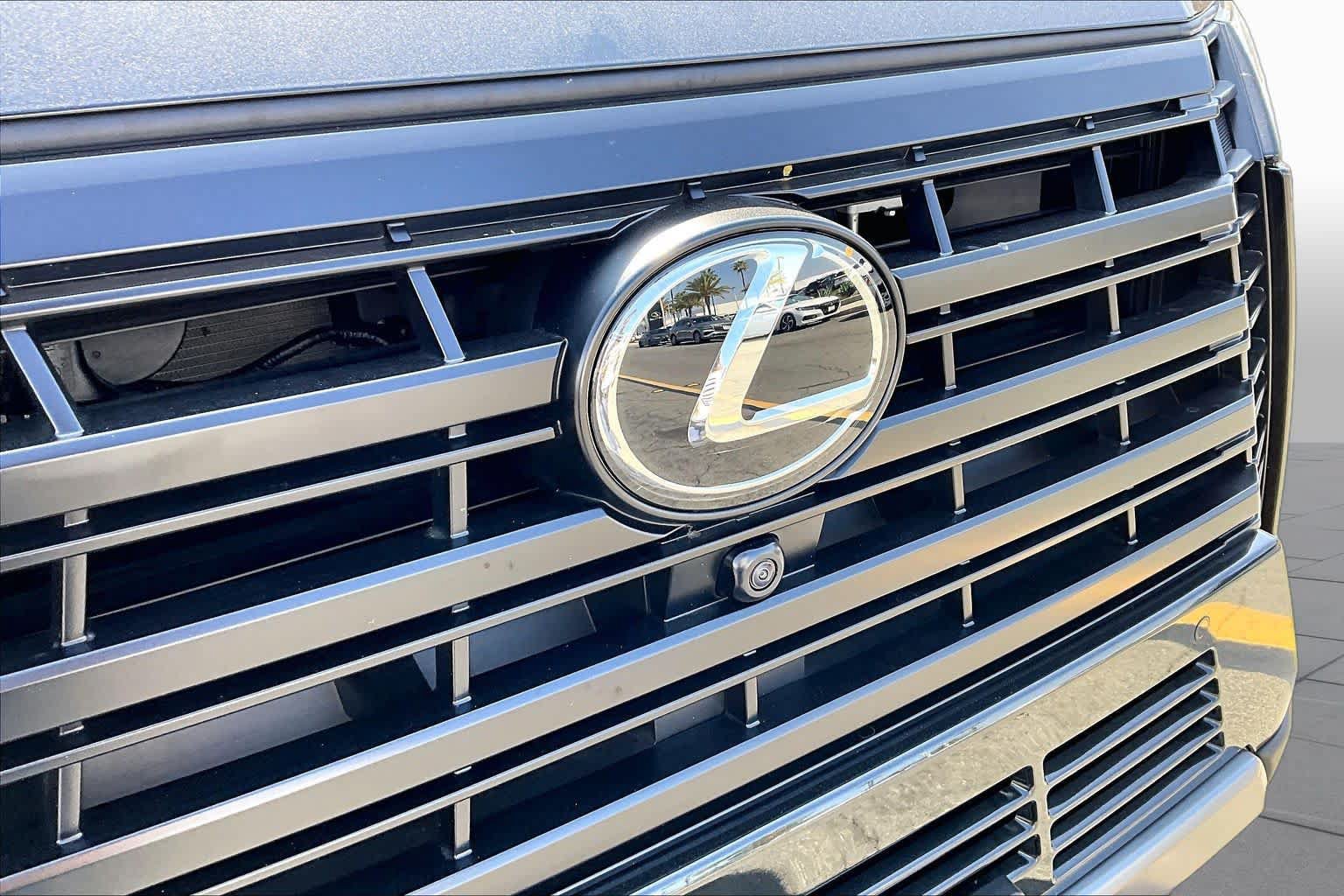 Used 2024 Lexus GX 550 AWD/4WD image 30