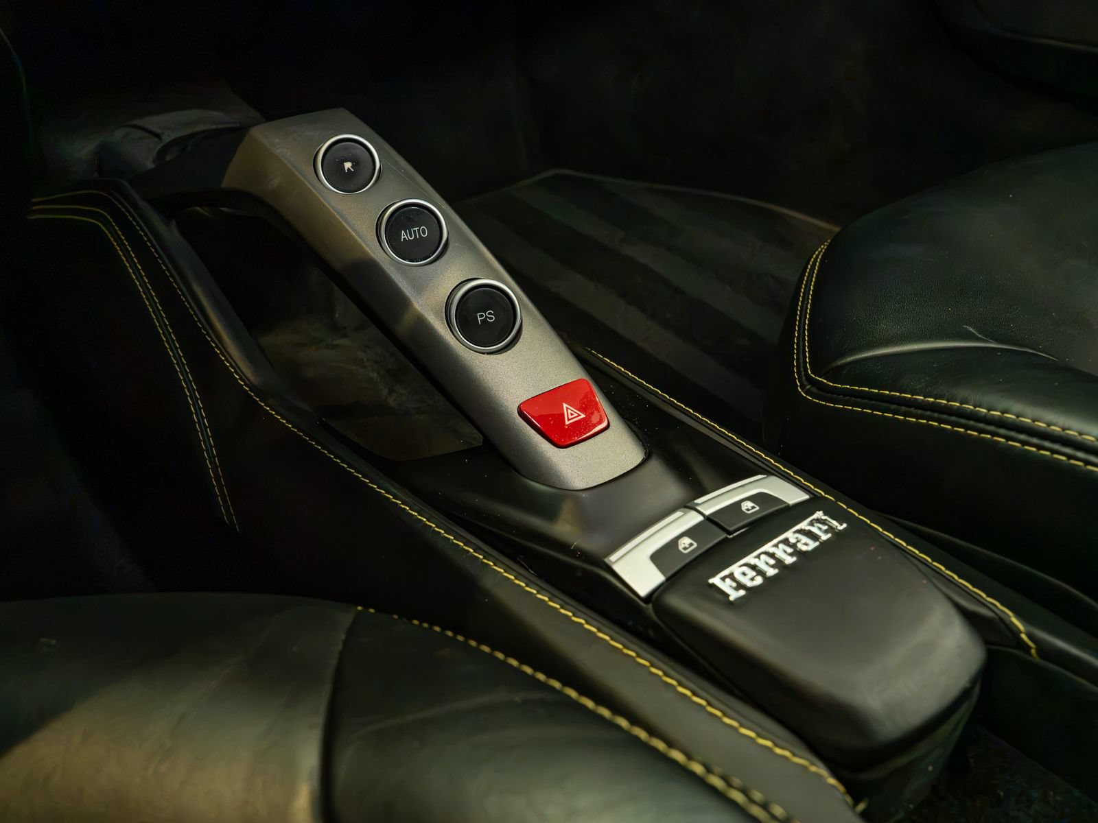 Certified 2016 Ferrari 488 GTB RWD image 15