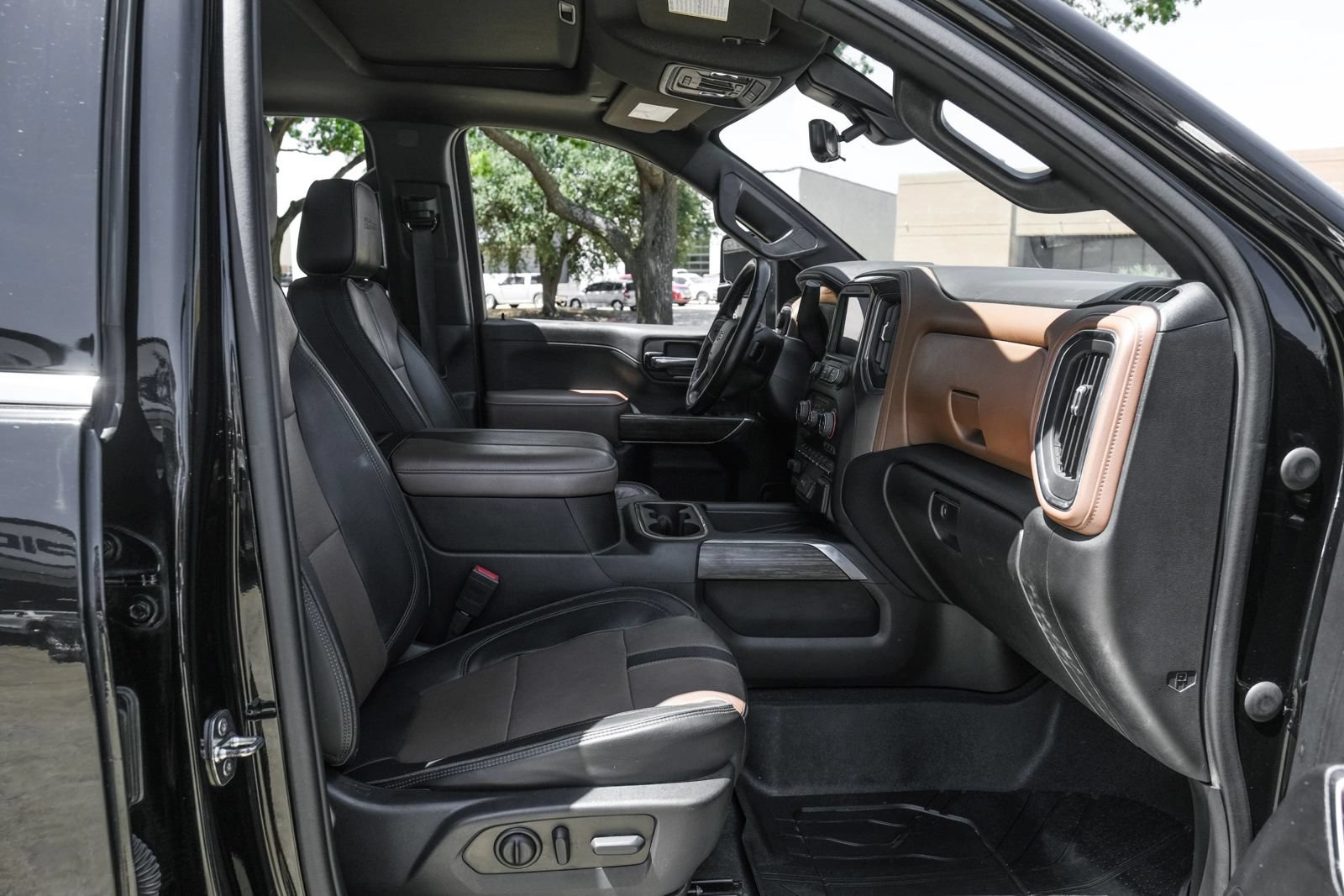 Used 2023 Chevrolet Silverado 2500 High Country AWD/4WD image 25