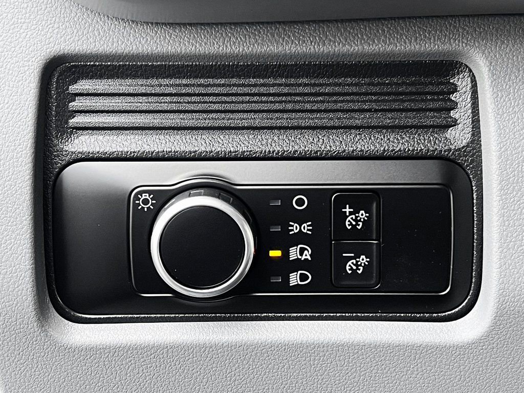 Used 2024 Ford F550 XLT image 23