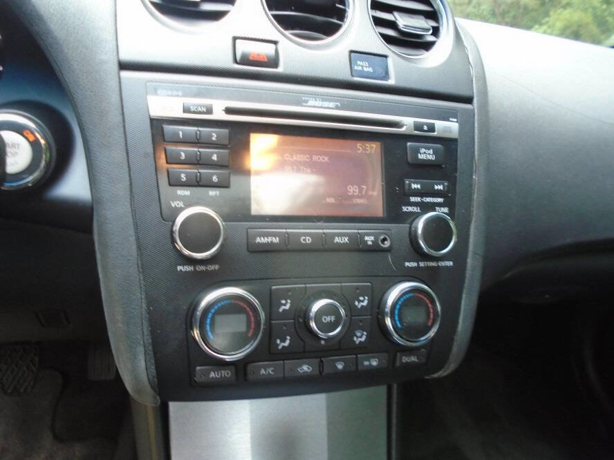 Used 2011 Nissan Altima 3.5 SR FWD image 13