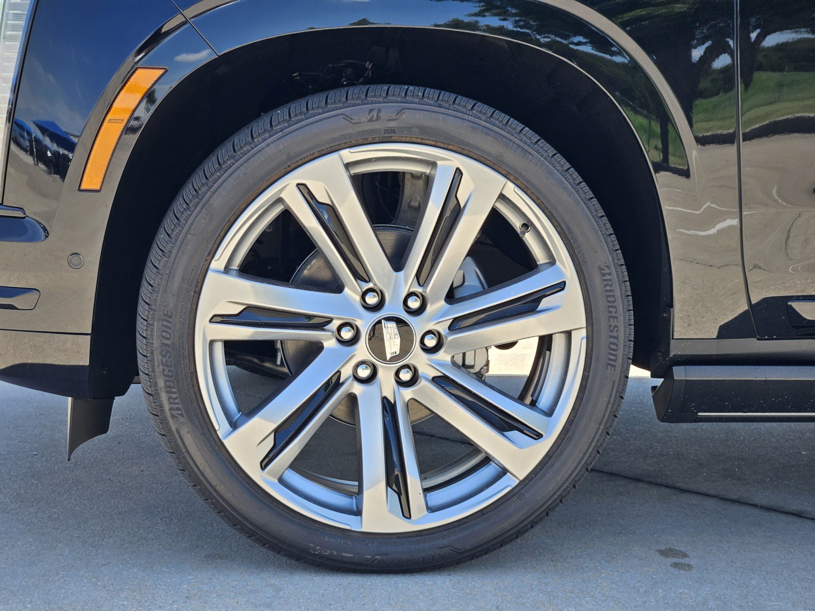 New 2026 Cadillac Escalade ESV Sport w/ Touring Package AWD/4WD image 6