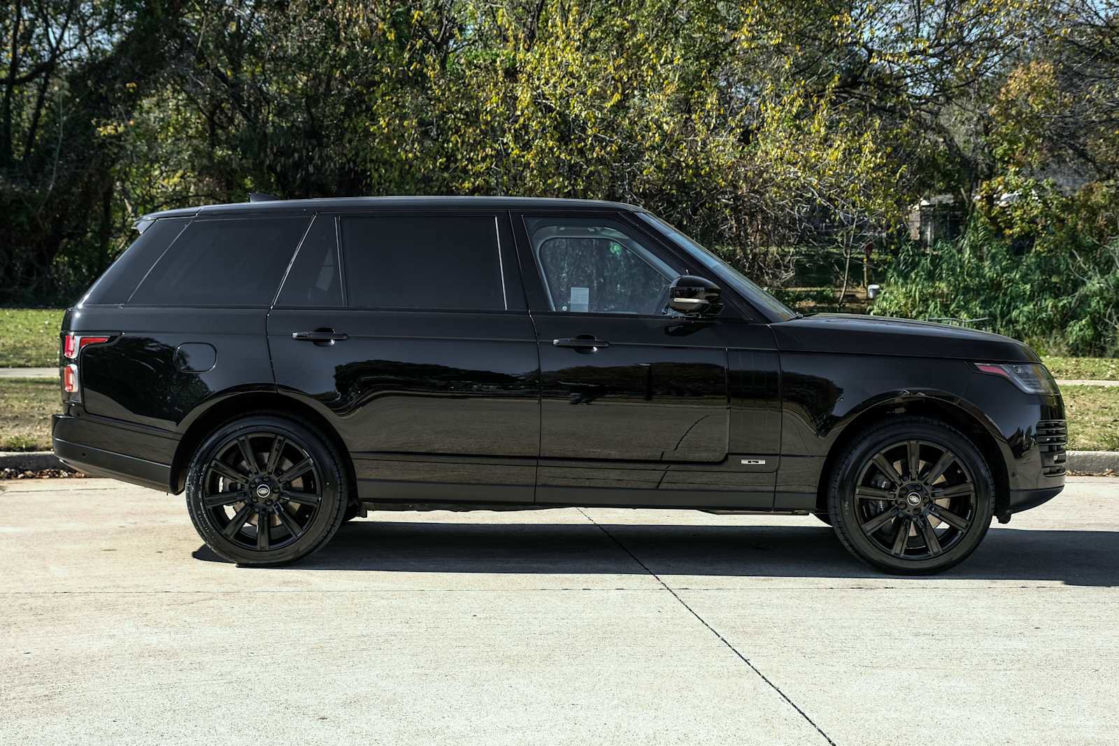 Used 2019 Land Rover Range Rover Long Wheelbase Supercharged image 8