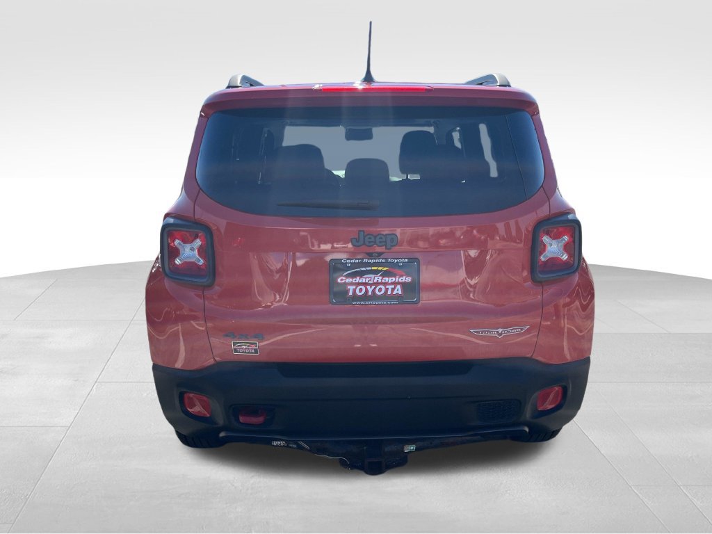 Used 2016 Jeep Renegade Trailhawk w/ Premium Trailhawk Package AWD/4WD image 4