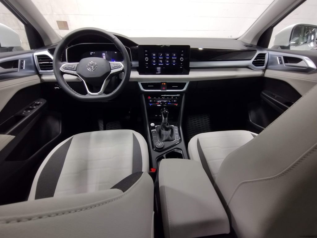 New 2025 Volkswagen Taos SE image 36