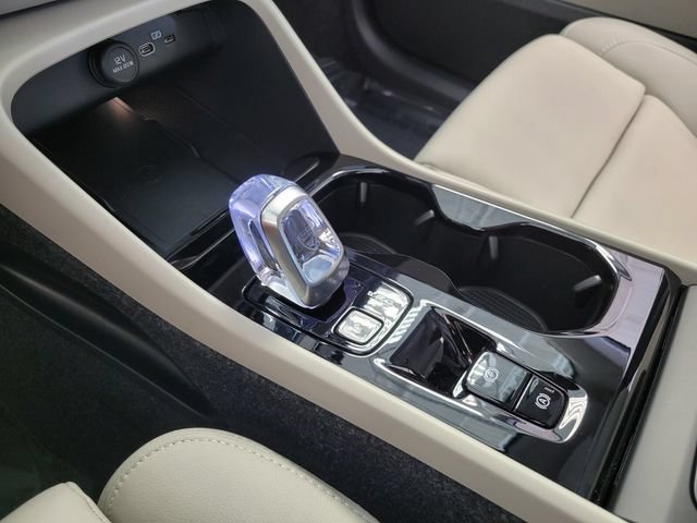 New 2026 Volvo XC40 B5 Ultra AWD/4WD image 21