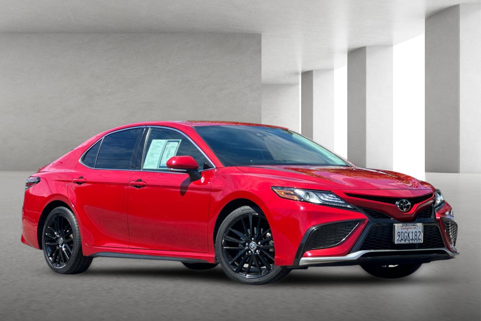 Used 2023 Toyota Camry XSE FWD image 2
