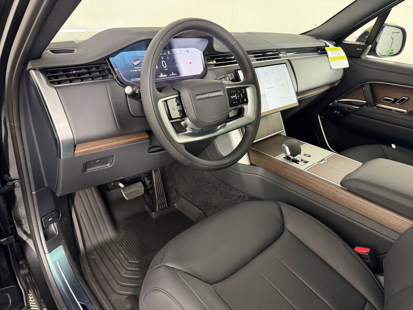 New 2026 Land Rover Range Rover Long Wheelbase SE AWD/4WD image 4