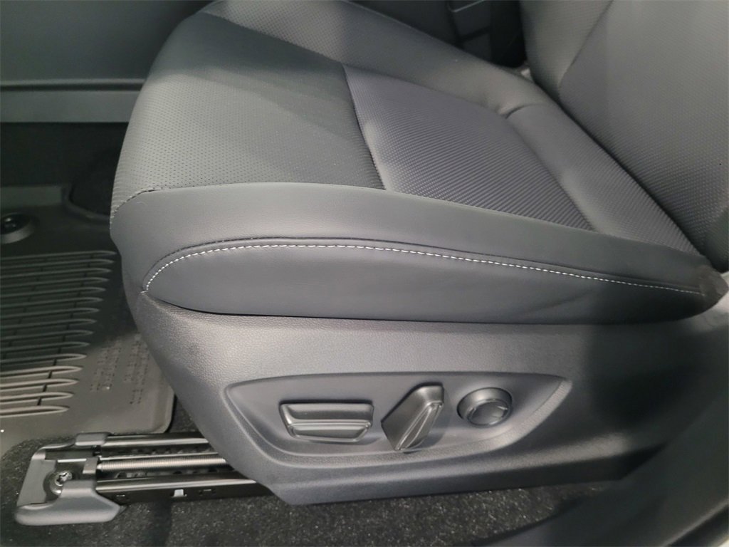 New 2025 Toyota Crown Signia image 12