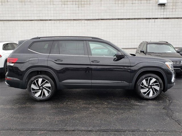 New 2026 Volkswagen Atlas SE image 2