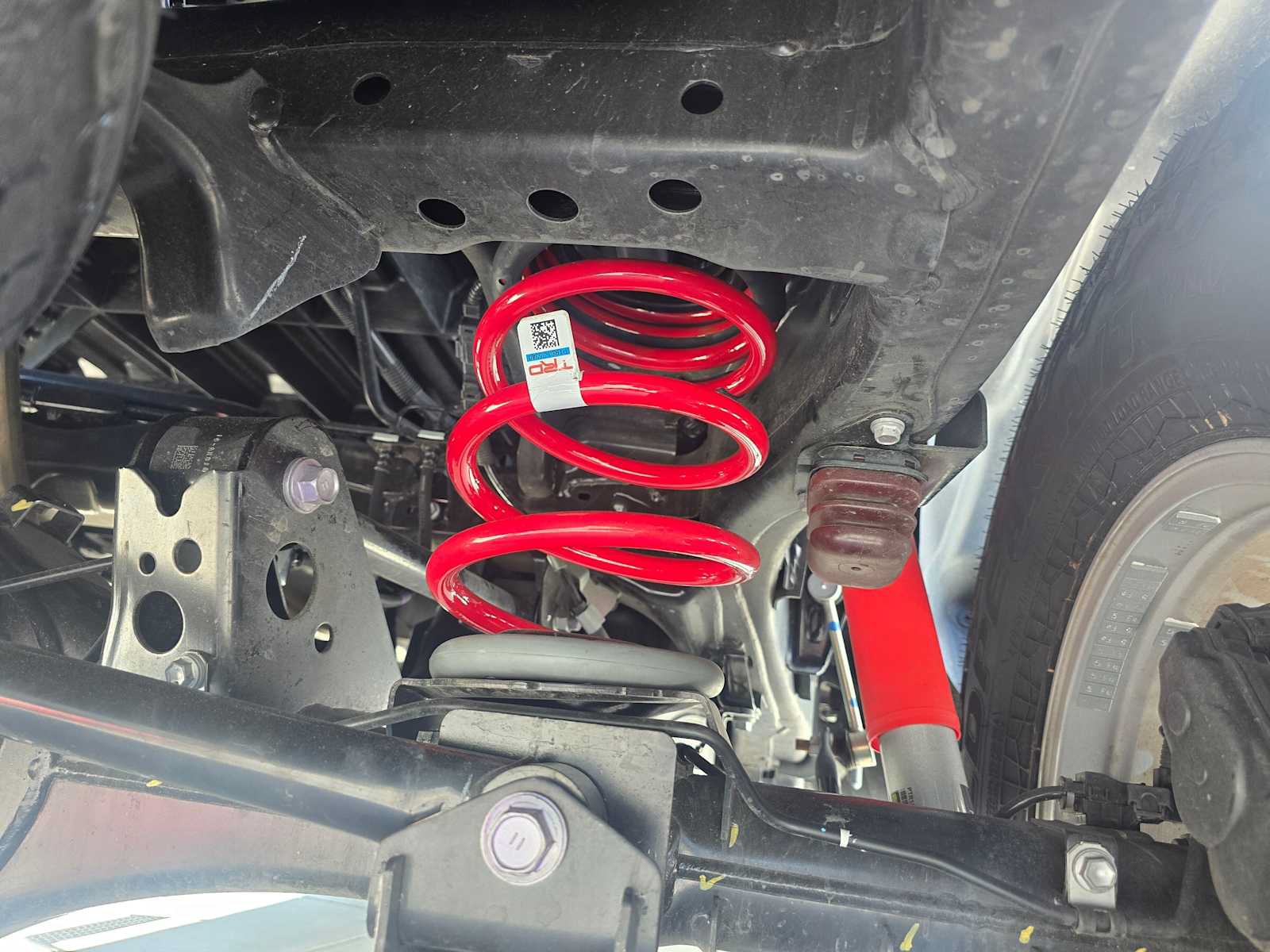 Used 2025 Toyota Tacoma SR5 AWD/4WD image 5