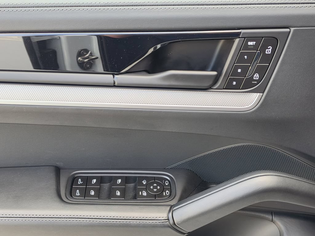Certified 2026 Porsche Cayenne S AWD/4WD image 19