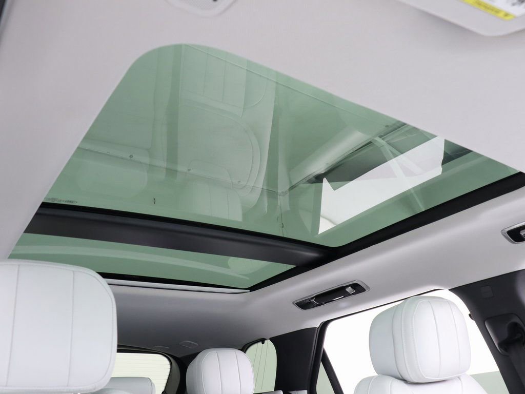 Used 2023 Land Rover Range Rover Sport SE image 25