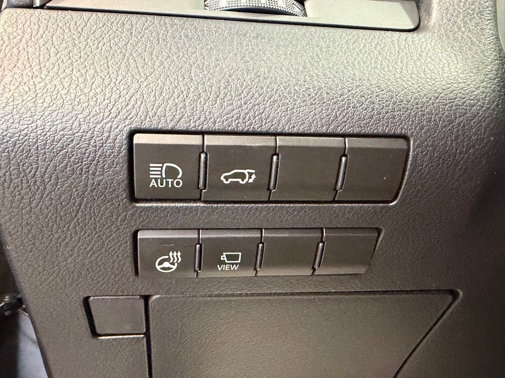 Used 2022 Lexus RX 350L Premium w/ Premium Package image 26