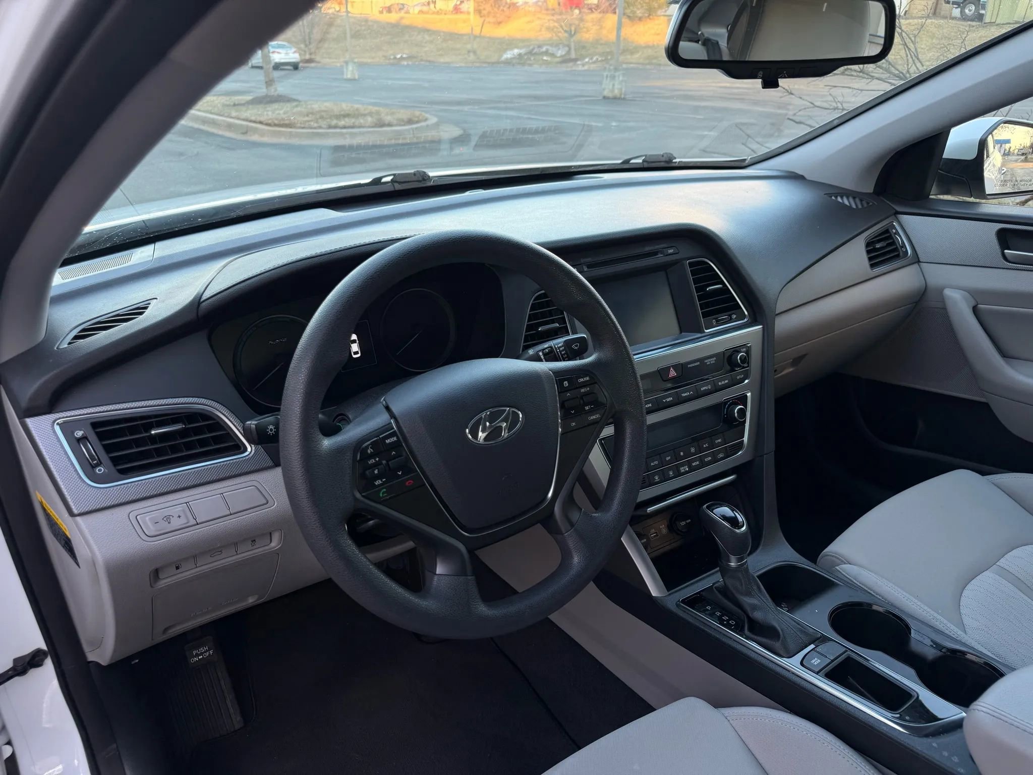 Used 2017 Hyundai Sonata SE image 16