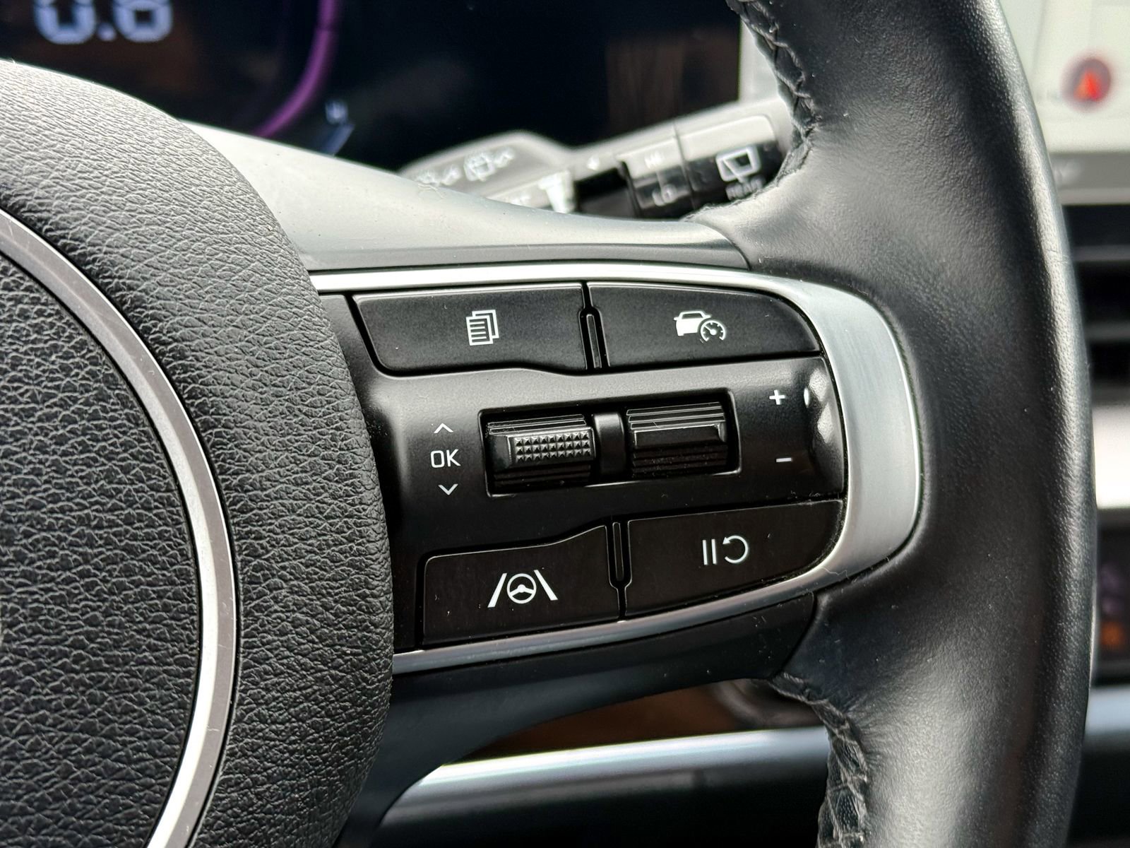 Certified 2023 Kia Sportage EX AWD/4WD image 29