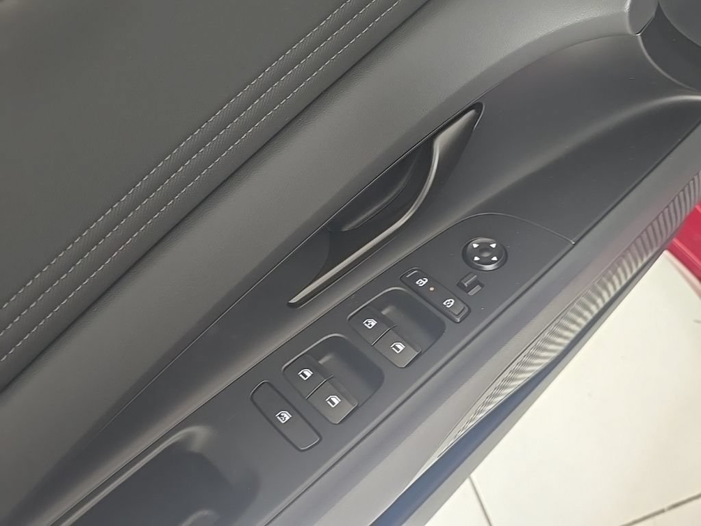 New 2025 Hyundai Elantra SEL FWD image 12