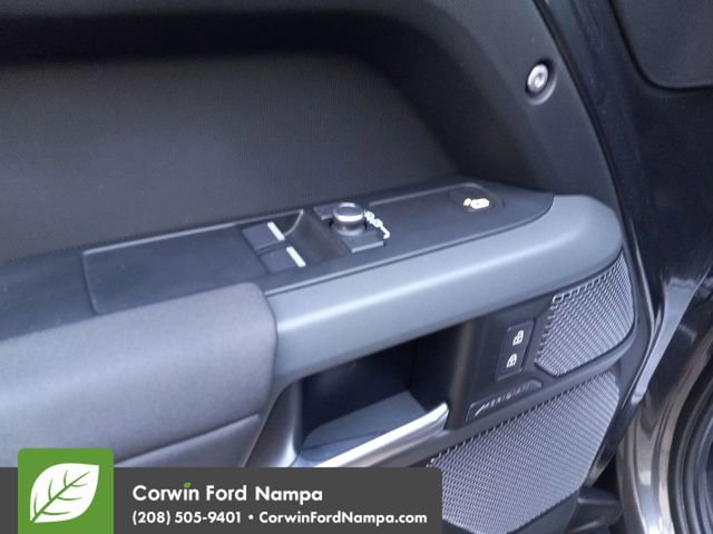 Used 2021 Land Rover Defender 90 X-Dynamic S image 11