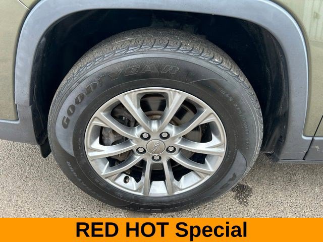 Used 2019 Jeep Cherokee Latitude Plus AWD/4WD image 50