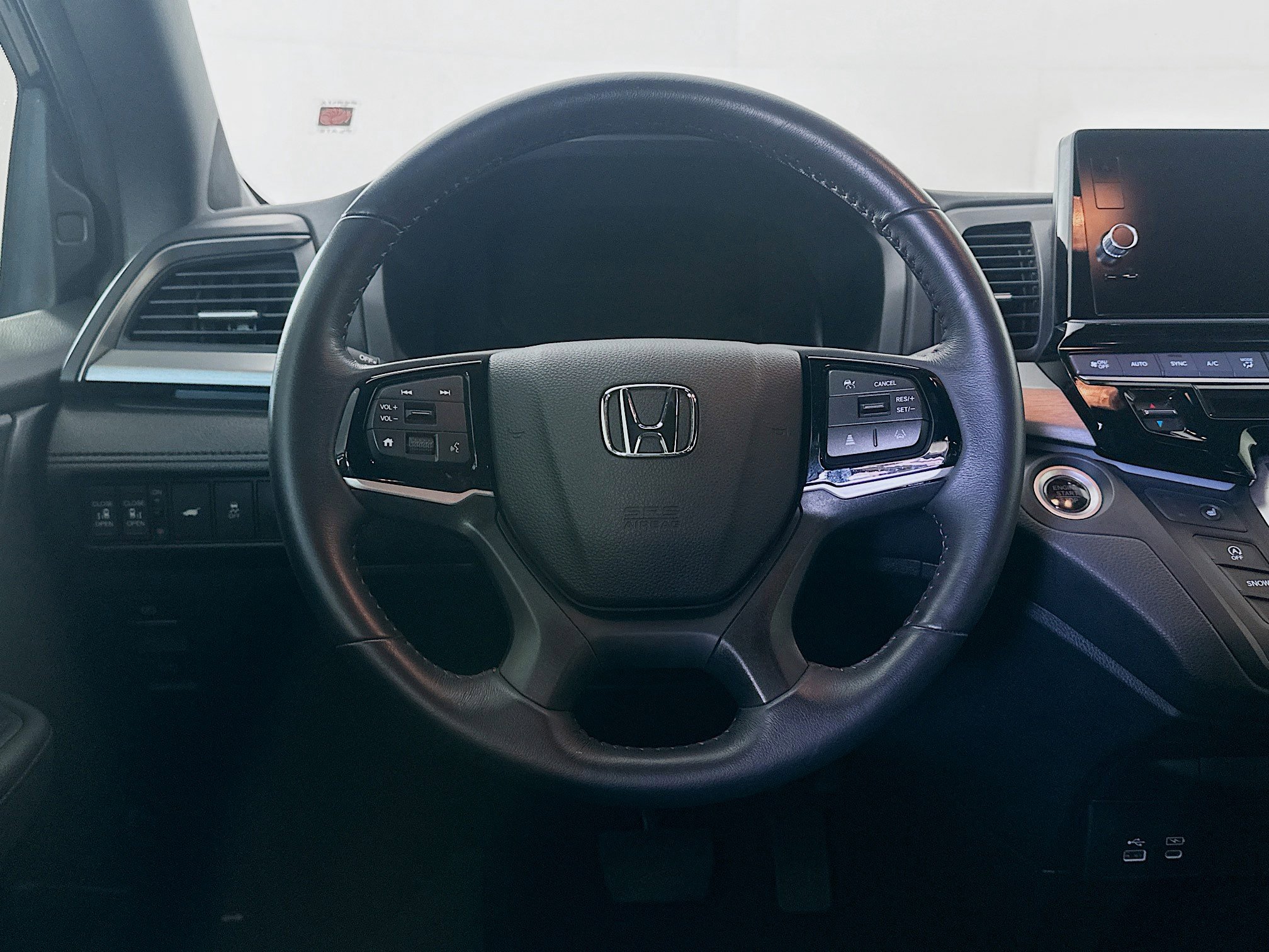 Used 2025 Honda Odyssey Sport-L image 18