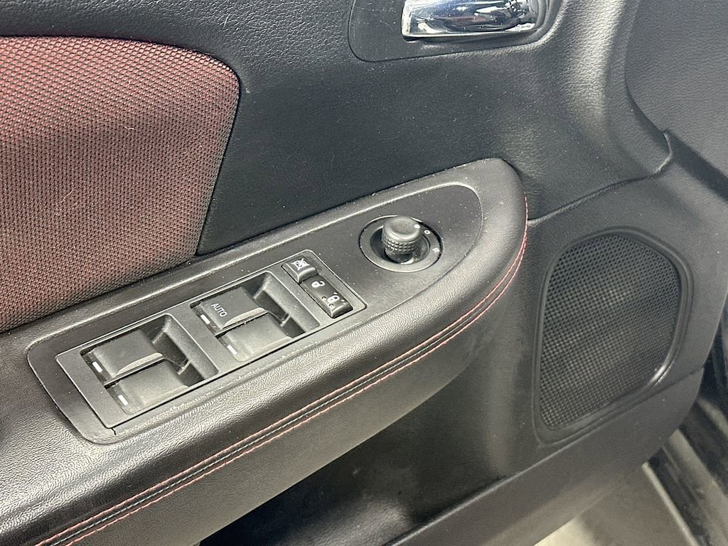 Used 2011 Dodge Avenger Heat image 16