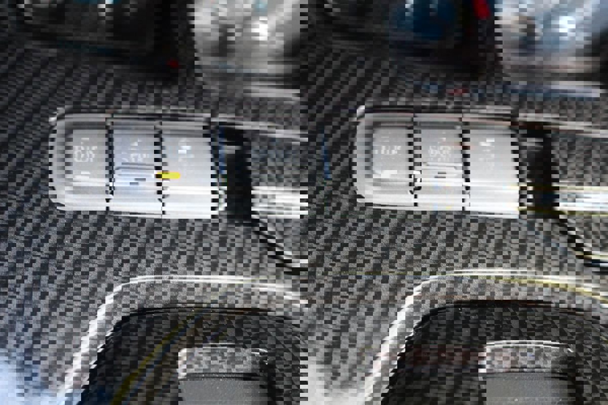 Used 2013 Chevrolet Camaro ZL1 image 32