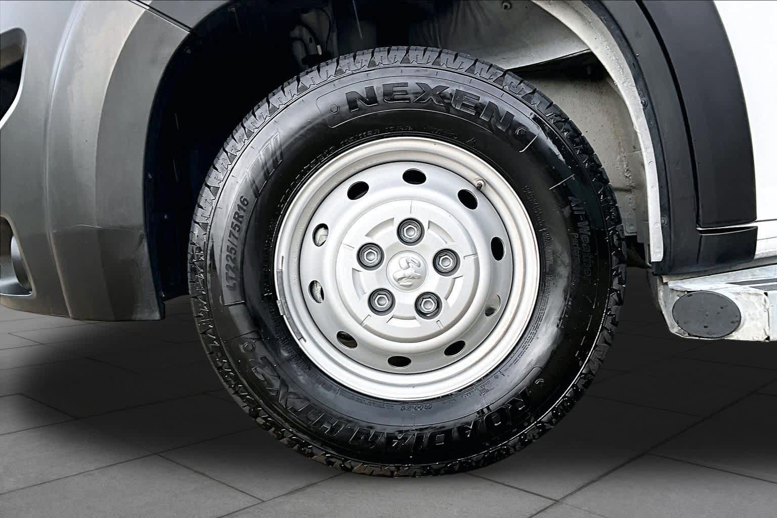 Used 2023 RAM ProMaster 2500 FWD image 11