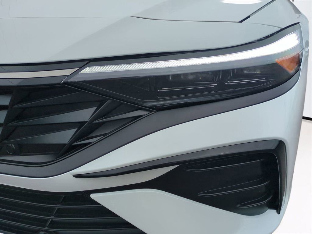 New 2026 Hyundai Elantra Limited image 10